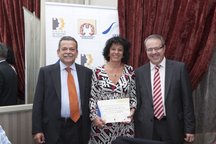 entrega beca gecsen.jpg