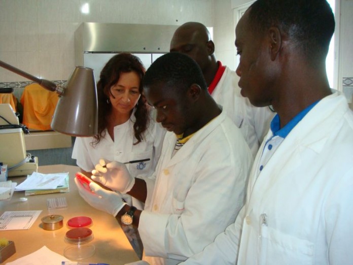 voluntaria_monrovia_2012.jpeg