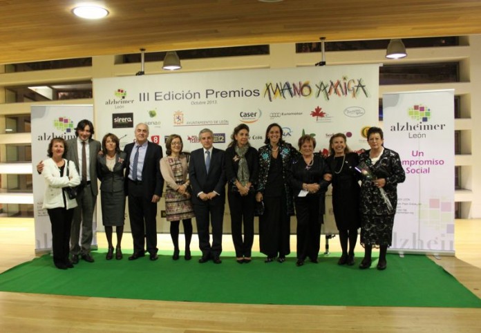 gala de entrega premios internacionales mano amiga 2013.jpg