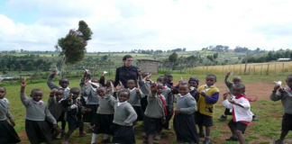 Fundación Cronos Vida y Cultura emprende una nueva aventura en Kenia