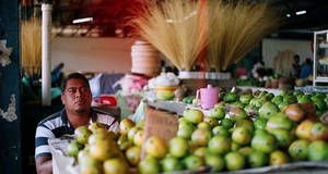 Los países insulares del Pacífico deben producir alimentos locales más saludables a precios competitivos
