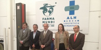 El rector de la Universitat de València, Esteban Morcillo, visita las instalaciones de Farmamundi en Paterna