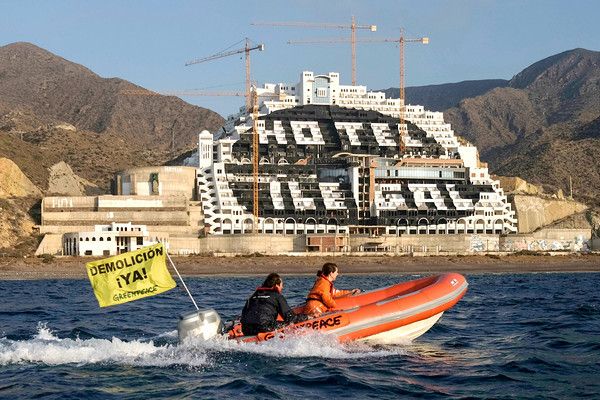 20140511-spain-greenpeace-costas-algarrobico-1521-m.jpg