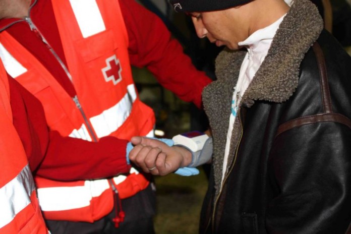 cruz roja-inmigrantes puerto-3.jpg